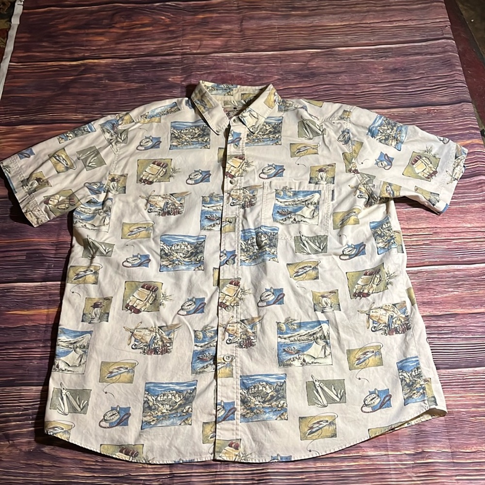 Woolrich Travel Themed ButtonDown Shirt